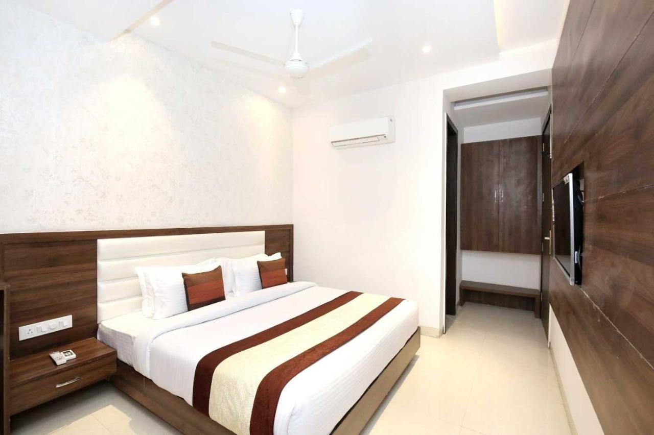 Hotel O Grand Star Amritsar Exterior photo