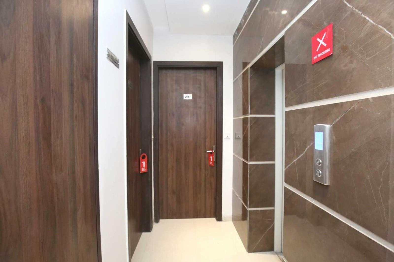 Hotel O Grand Star Amritsar Exterior photo