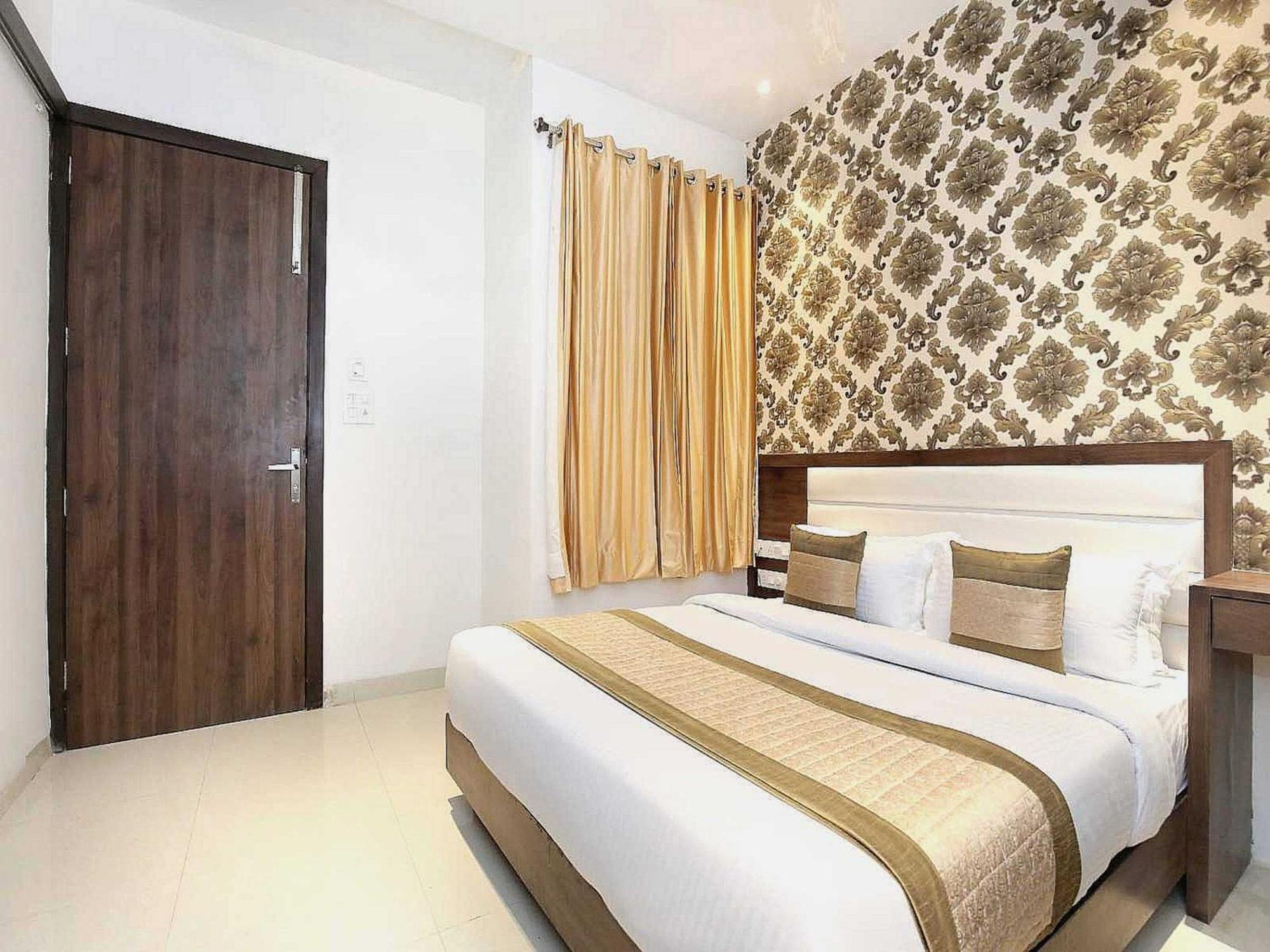 Hotel O Grand Star Amritsar Exterior photo