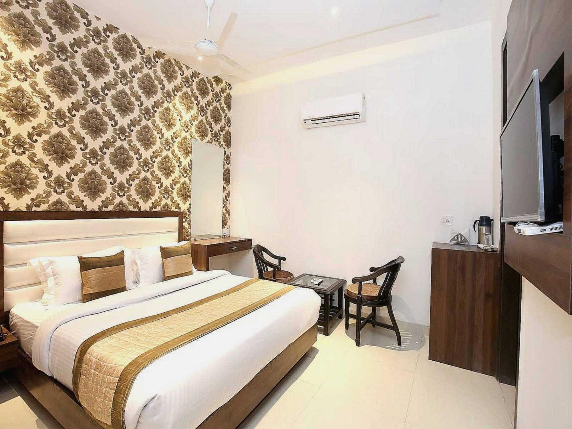 Hotel O Grand Star Amritsar Exterior photo